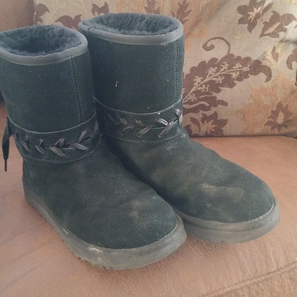 Ugg classic lace boot